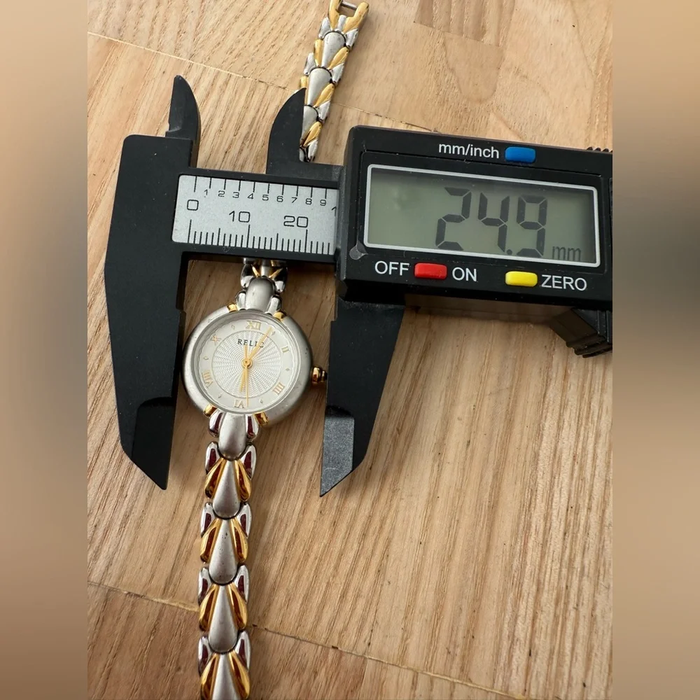 Relic ladies two tone watch NEW BATTERY
